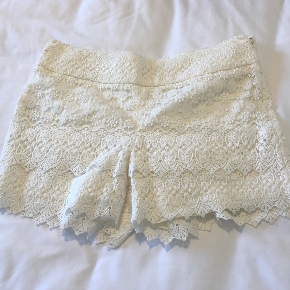 Lace Riviera Shorts - Picture 1 of 6